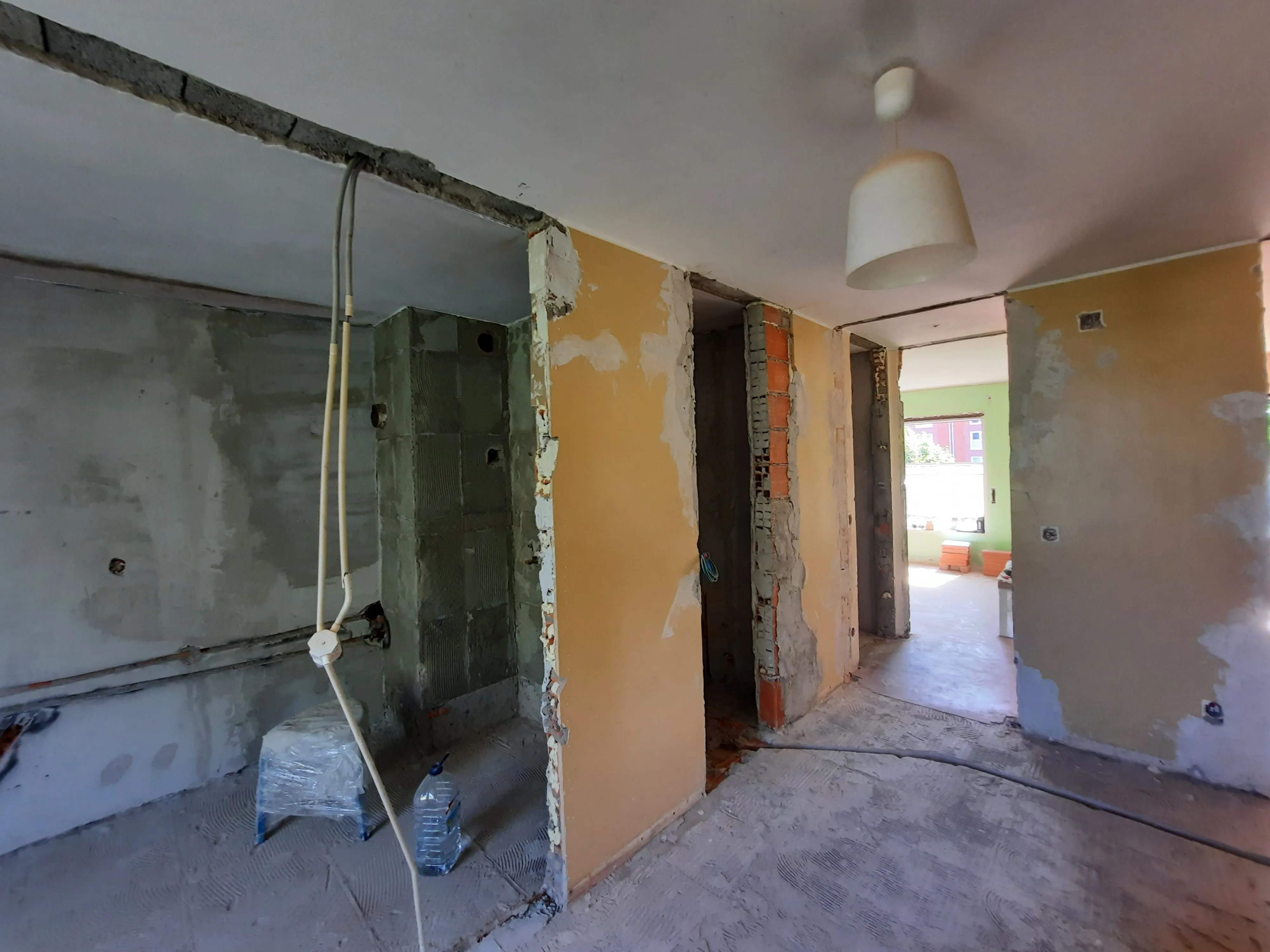 Installation of walls and partitions